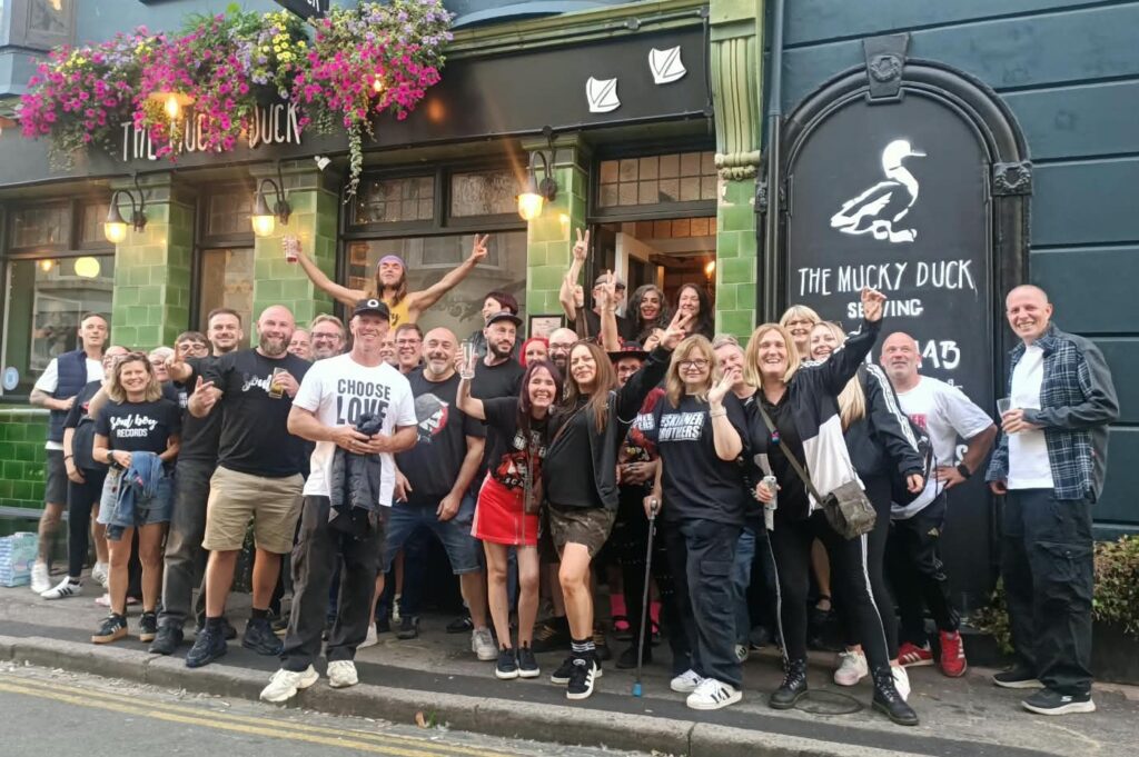 Image showing a group of friends and fellow SB fans, meeting up before we spent a couple of boiling hot hours on the dancefloor at Patterns, Brighton.